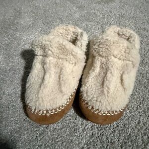 LL Bean Kids Slippers